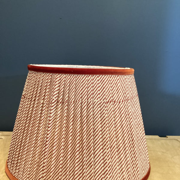 DT-17 - 25cm Milano, red block-print candystripe gathered cotton, with velvet trim