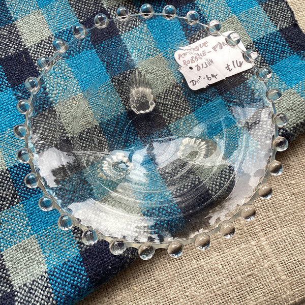 Bobble-edged dish small DT-64