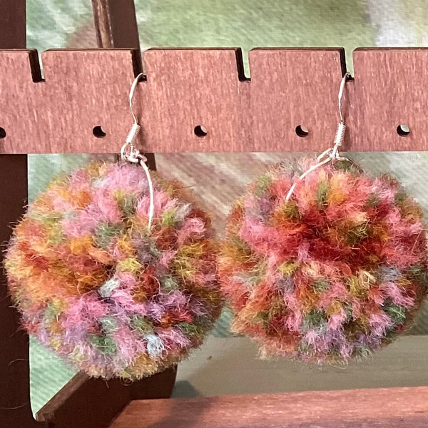 FLT-POMEA4 - pom-pom-earrings-1