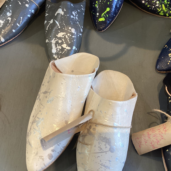 WSS01 - White leather silver splatter mule