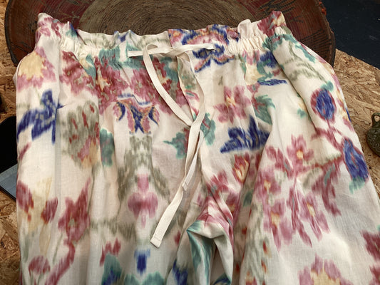 PLSC222 Zara Tousers