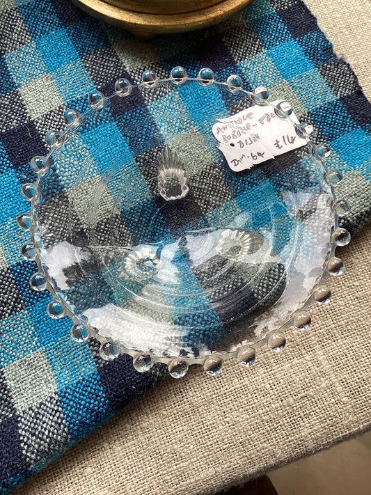 Bobble-edged dish small DT-64