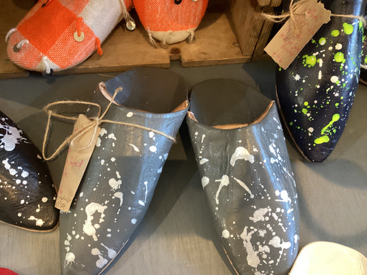 GSS01 -Grey leather silver splatter mule