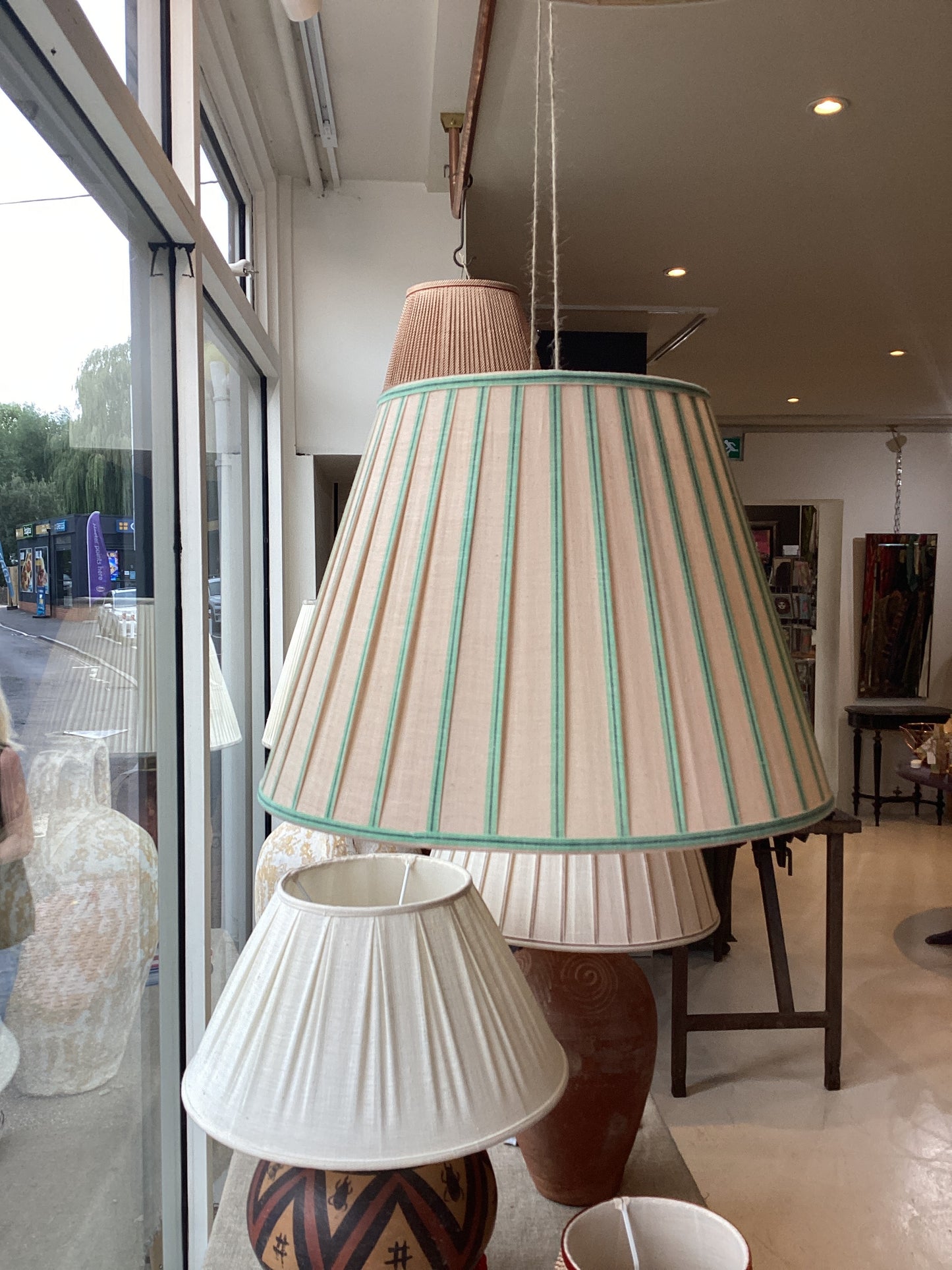 DT-21 - 44cm Milano, Finch lime/blue striped pleats