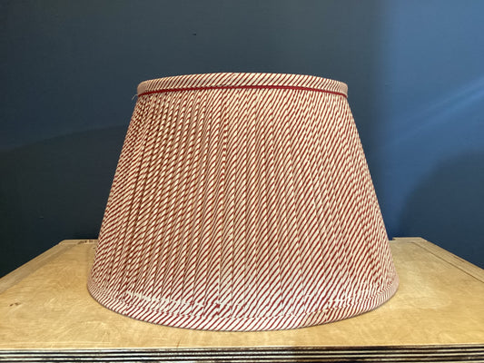DT-18 - 30cm Milano, red block-print candystripe gathered cotton