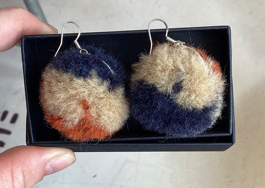 FLT-POMEA3 - pom-pom-earrings-2