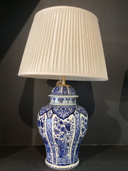 DT-04 - Boch Delftware lamp and handwoven cotton shade