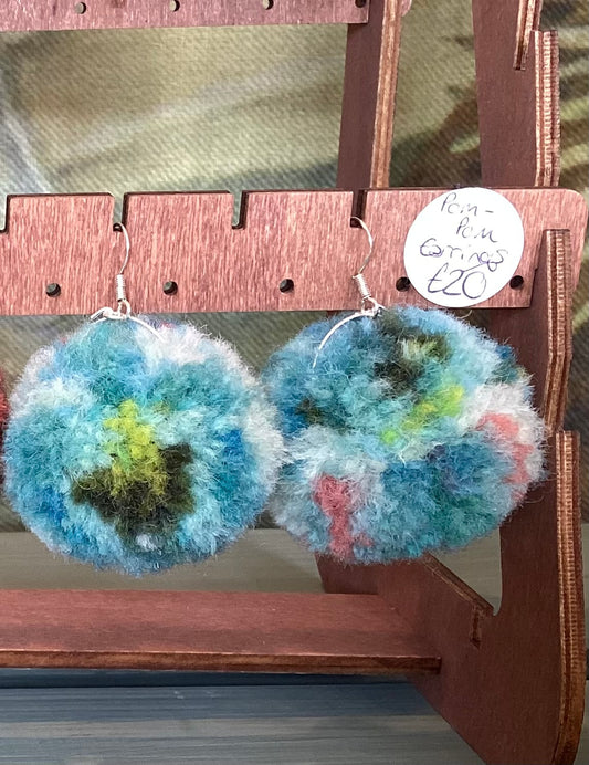 FLT-POMEA2 - pom-pom-earrings-3