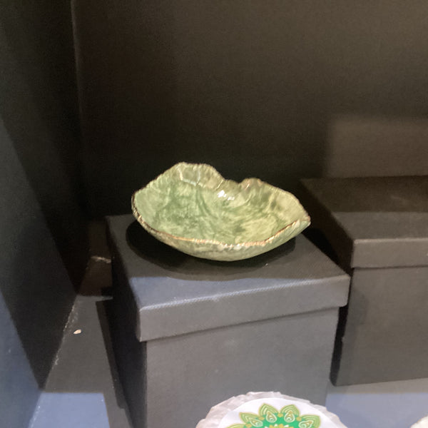 VO4 porcelain soap dish medium