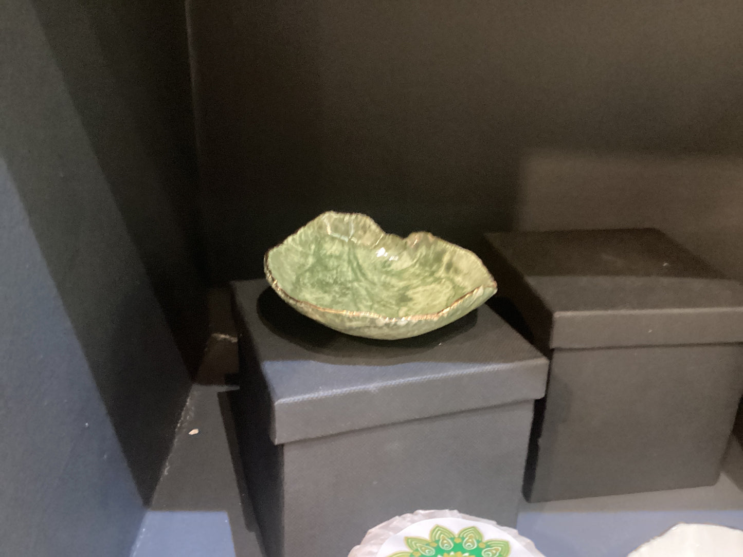 VO4 porcelain soap dish medium