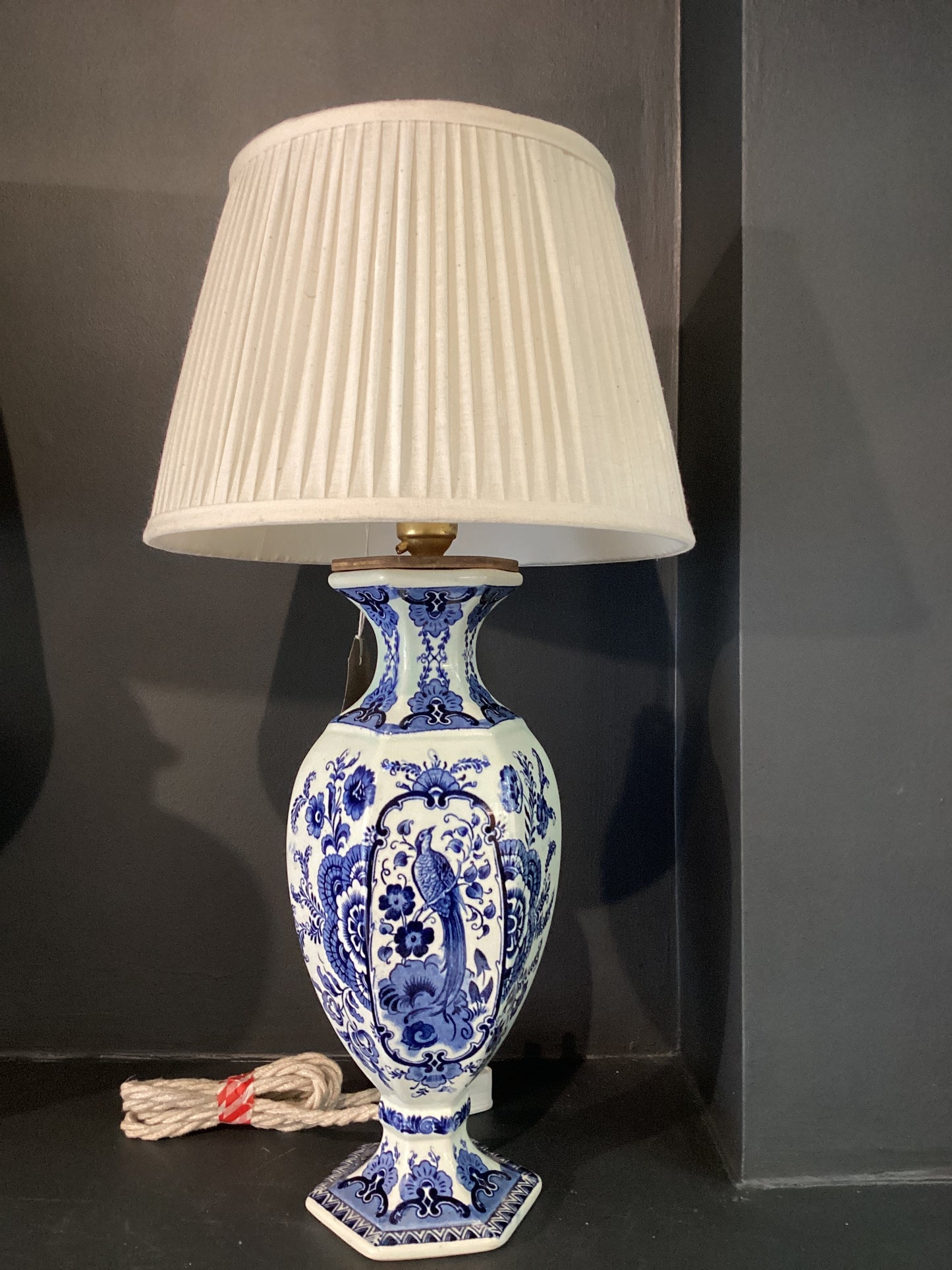 DT-05 - Small Bock Delftware lamp with handwoven cotton shade