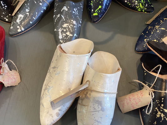 WSS01 - White leather silver splatter mule