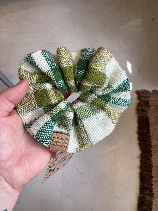 FLT-LGSCR3 - snowdrop-handwoven-british-wool-scrunchies