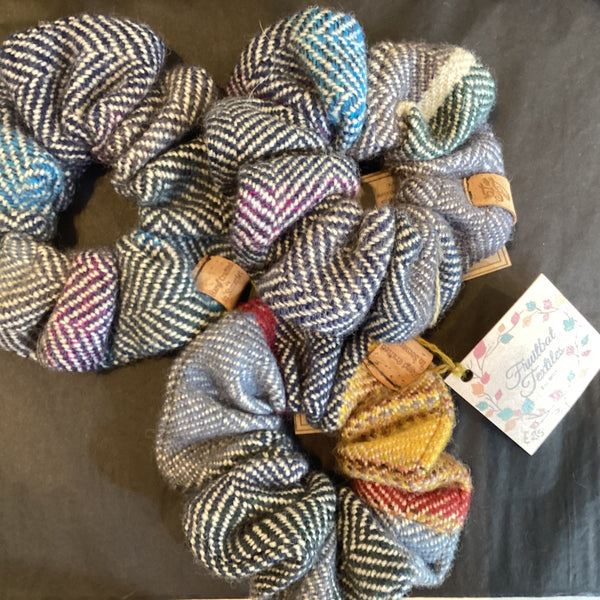 FBT-LGSCR - Large British Wool Scrunchies